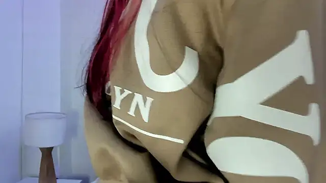 Snapshot of ximena_vasquez8 chatting on 11/24/25, 12:21 ximena vasquez8 online show from 11/24/25, 12:21