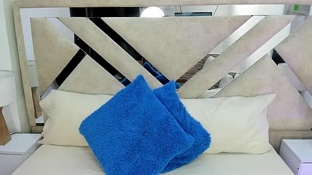 ximena vasquez8 online show from 01/09/26, 02:58