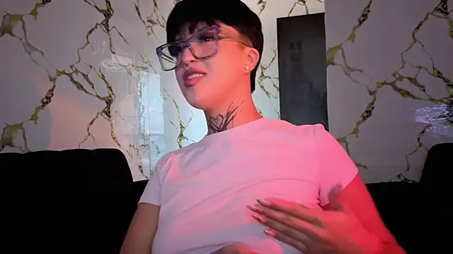 Snapshot of Rebeka-baker chatting on 01/07/26, 01:57 Rebeka-baker online show from 01/07/26, 01:57