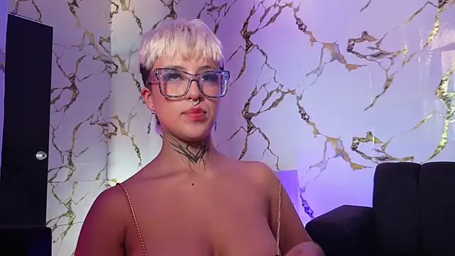 Snapshot of Rebeka-baker chatting on 03/26/26, 02:22 Rebeka-baker online show from 03/26/26, 02:22