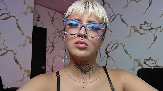 Snapshot of Rebeka-baker chatting on 03/30/26, 11:39 Rebeka-baker online show from 03/30/26, 11:39