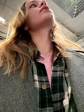 Snapshot of Cum_girlss chatting on 10/12/25, 04:22 Cum girlss online show from 10/12/25, 04:22