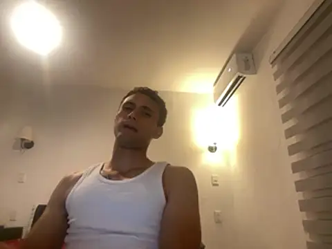 Snapshot of Spicystrip chatting on 04/28/26, 03:44 Spicystrip online show from 04/28/26, 03:44