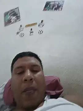 Snapshot of negro08_ chatting on 05/18/26, 06:03 negro08 online show from 05/18/26, 06:03