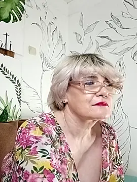 Catty Lady online show from 05/18/26, 07:31