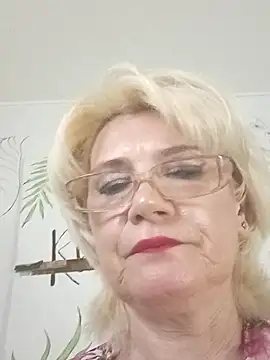 Snapshot of Catty_Lady chatting on 06/20/26, 06:44 Catty Lady online show from 06/20/26, 06:44