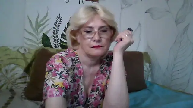 Snapshot of Catty_Lady chatting on 06/24/26, 04:39 Catty Lady online show from 06/24/26, 04:39