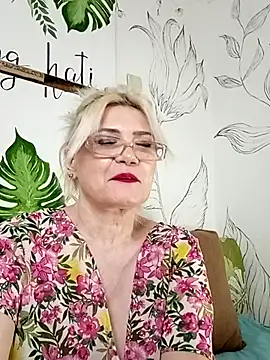 Snapshot of Catty_Lady chatting on 07/08/26, 07:07 Catty Lady online show from 07/08/26, 07:07