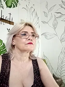 Snapshot of Catty_Lady chatting on 07/17/26, 07:52 Catty Lady online show from 07/17/26, 07:52