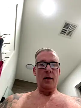 Snapshot of Reacher110565 chatting on 09/26/25, 09:46 Reacher110565 online show from 09/26/25, 09:46