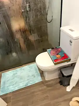 Snapshot of Reacher110565 chatting on 10/04/25, 01:36 Reacher110565 online show from 10/04/25, 01:36