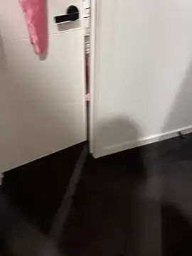 Snapshot of Reacher110565 chatting on 10/18/25, 11:11 Reacher110565 online show from 10/18/25, 11:11