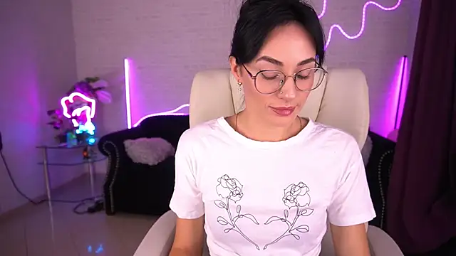 EviLune online show from 09/30/25, 06:29