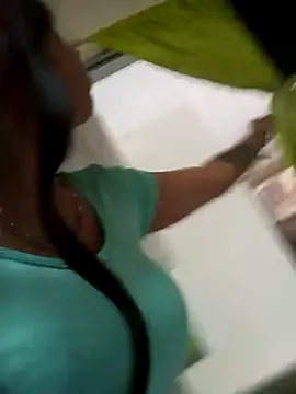 Snapshot of SharonDustLove chatting on 10/11/25, 06:28 SharonDustLove online show from 10/11/25, 06:28