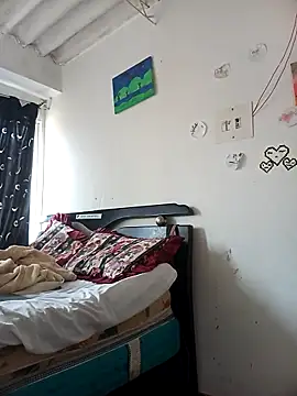 Snapshot of SharonDustLove chatting on 10/16/25, 02:18 SharonDustLove online show from 10/16/25, 02:18