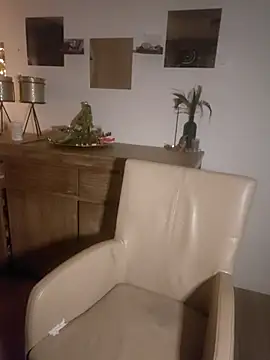 Snapshot of Foxy-Milfy chatting on 11/02/25, 03:09 Foxy-Milfy online show from 11/02/25, 03:09