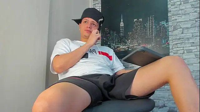 Themasterhades 777 online show from 10/23/25, 08:29