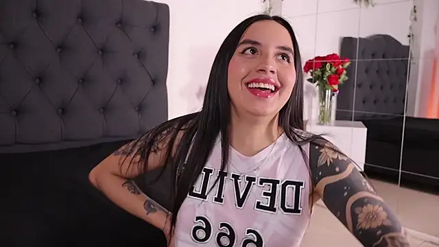 Snapshot of kaylee_lee chatting on 02/10/26, 04:16 kaylee lee online show from 02/10/26, 04:16