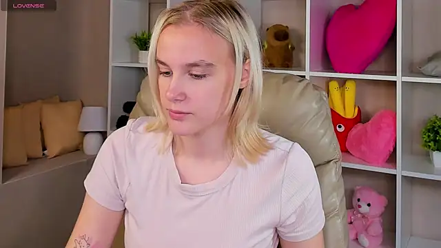 Carolin Miller online show from 09/24/25, 04:16