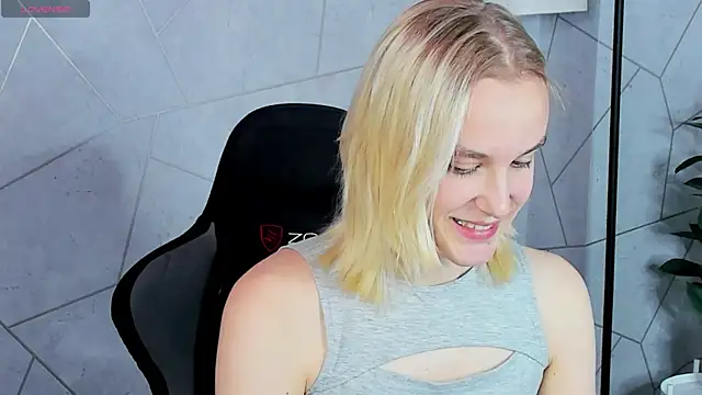 Carolin Miller online show from 10/20/25, 06:14