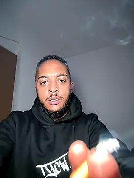 Snapshot of Minidemonkush chatting on 12/22/25, 01:46 Minidemonkush online show from 12/22/25, 01:46