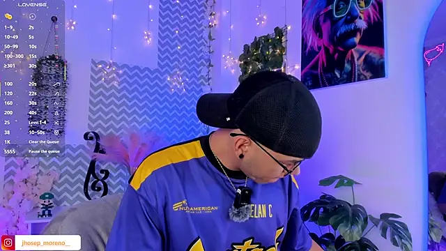 Snapshot of jhosepMoreno chatting on 04/14/26, 12:33 jhosepMoreno online show from 04/14/26, 12:33