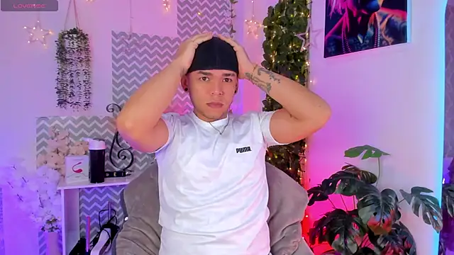 Snapshot of jhosepMoreno chatting on 04/17/26, 12:30 jhosepMoreno online show from 04/17/26, 12:30