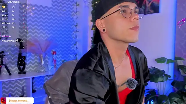 Snapshot of jhosepMoreno chatting on 04/18/26, 04:55 jhosepMoreno online show from 04/18/26, 04:55