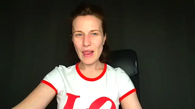 Kelly Kisss online show from 06/02/26, 11:34