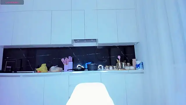 nana le online show from 11/09/25, 01:20