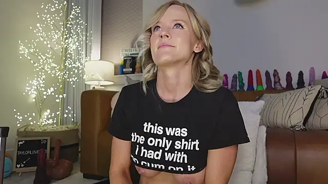 Taylorlove303 online show from 02/28/26, 11:33