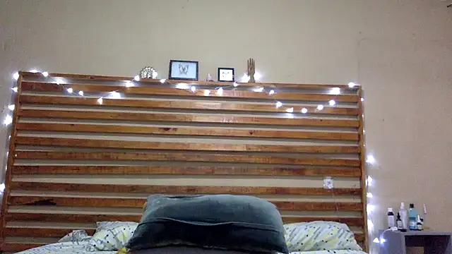 NaughtyInGlasses online show from 12/14/25, 03:45