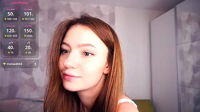 Snapshot of SilverGalen chatting on 11/18/25, 06:29 SilverGalen online show from 11/18/25, 06:29