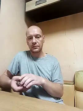 Snapshot of ToughDraft14 chatting on 09/24/25, 09:51 ToughDraft14 online show from 09/24/25, 09:51