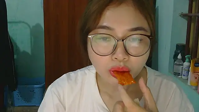 Uhem112 online show from 10/28/25, 12:47