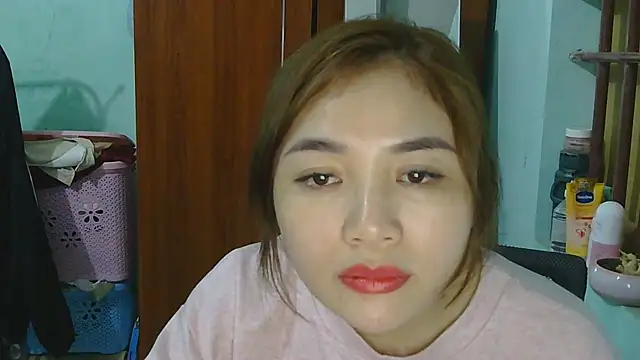 Uhem112 online show from 10/31/25, 01:23