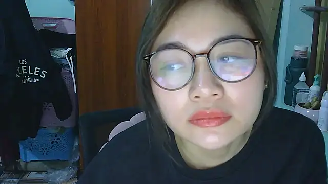 Uhem112 online show from 11/25/25, 01:22