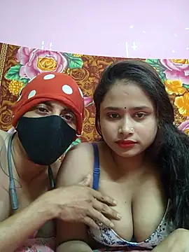 Snapshot of Seducing_couple chatting on 07/01/26, 05:20 Seducing couple online show from 07/01/26, 05:20