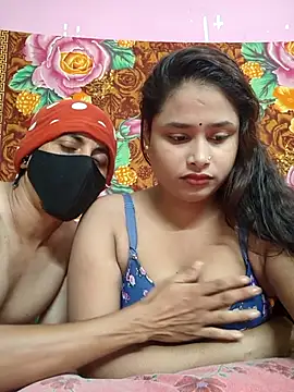 Snapshot of Seducing_couple chatting on 07/06/26, 03:47 Seducing couple online show from 07/06/26, 03:47