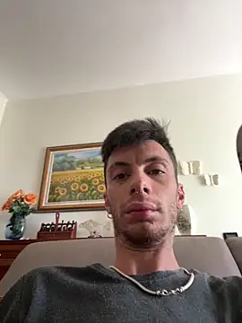 Snapshot of Lucamilano1991 chatting on 10/26/25, 08:53 Lucamilano1991 online show from 10/26/25, 08:53