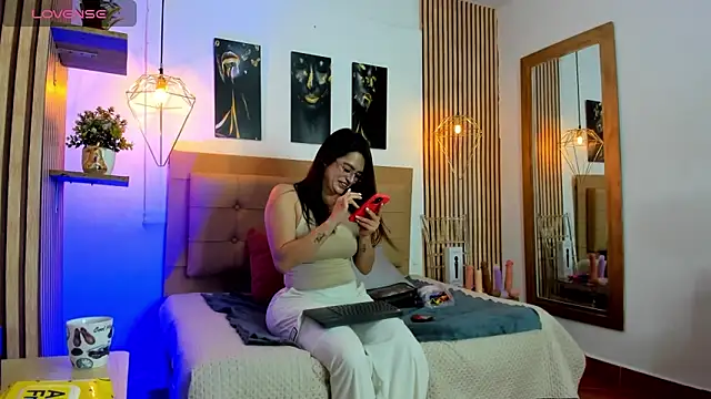 Snapshot of _samanthaa_foxx chatting on 10/03/25, 11:29  samanthaa foxx online show from 10/03/25, 11:29