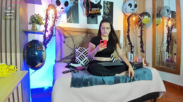 Snapshot of _samanthaa_foxx chatting on 10/09/25, 10:46  samanthaa foxx online show from 10/09/25, 10:46