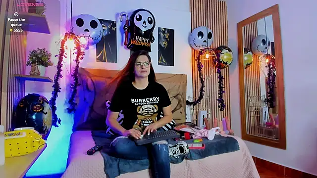 Snapshot of _samanthaa_foxx chatting on 10/10/25, 11:31  samanthaa foxx online show from 10/10/25, 11:31