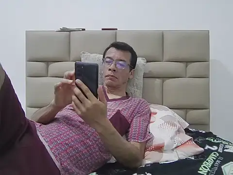 skinnylatino51 online show from 12/14/25, 02:50