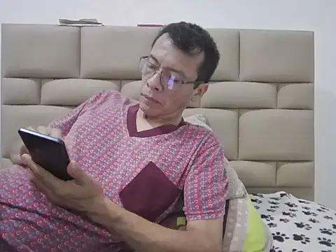 skinnylatino51 online show from 04/05/26, 01:25