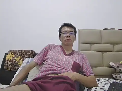 skinnylatino51 online show from 06/03/26, 12:24