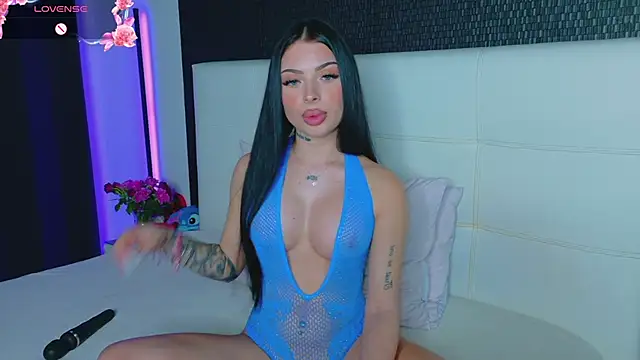 Snapshot of AshleyEttheenn chatting on 03/25/26, 06:25 AshleyEttheenn online show from 03/25/26, 06:25