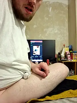 Snapshot of gazb90 chatting on 10/12/25, 01:48 gazb90 online show from 10/12/25, 01:48