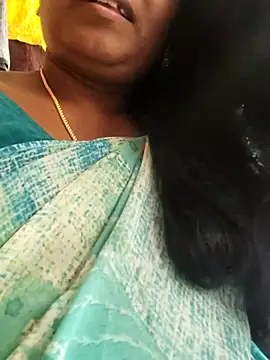 Snapshot of papukurty chatting on 09/15/25, 06:35 papukurty online show from 09/15/25, 06:35