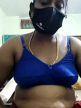 Snapshot of papukurty chatting on 09/25/25, 01:04 papukurty online show from 09/25/25, 01:04